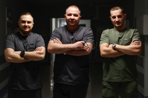 Вперше на Прикарпатті в ОКЛ військовому врятували відірвану руку завдяки виготовленому на 3D-принтері ендопротезу